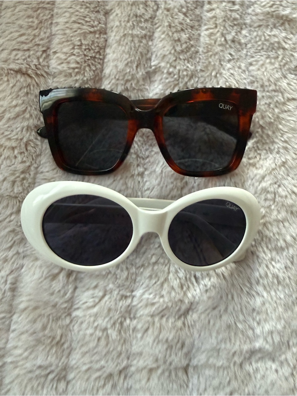 Quay Australia Kids Tortoiseshell & White Sunglass Duo and Random no brand set